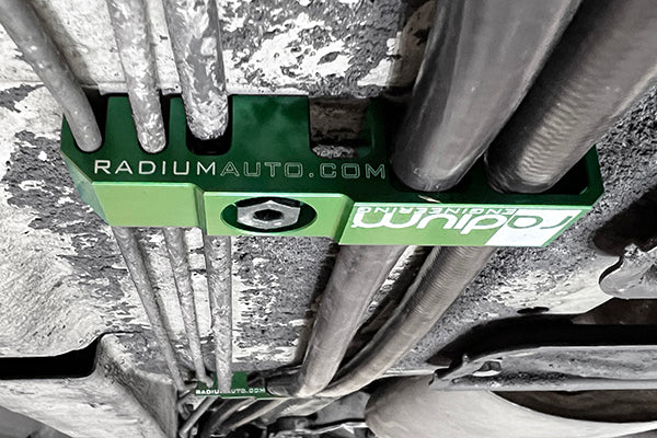 Radium E36 E46 fuel brake line retainers installed 20-1176