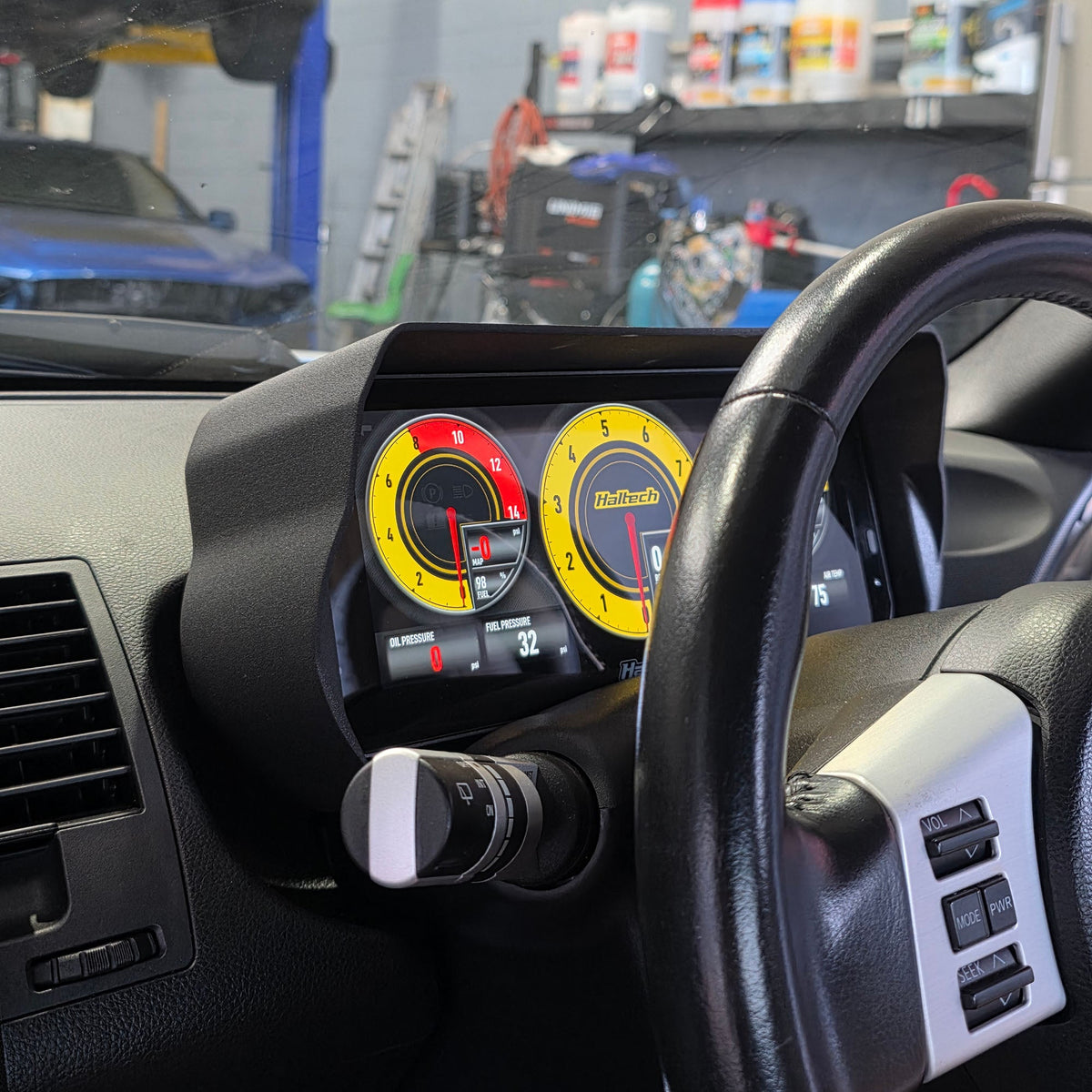 Nissan 350Z Z33 2003-2009 Haltech iC-7 / uC-10 dash mount by Mako Motorsport