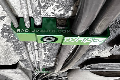 Radium E36 E46 fuel brake line retainers installed 20-1176