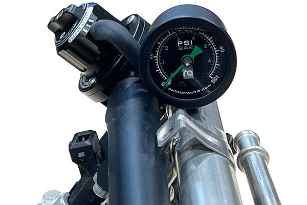 Radium E46 plumbing kit DMR-RA regulator and gauge on rail 20-1175